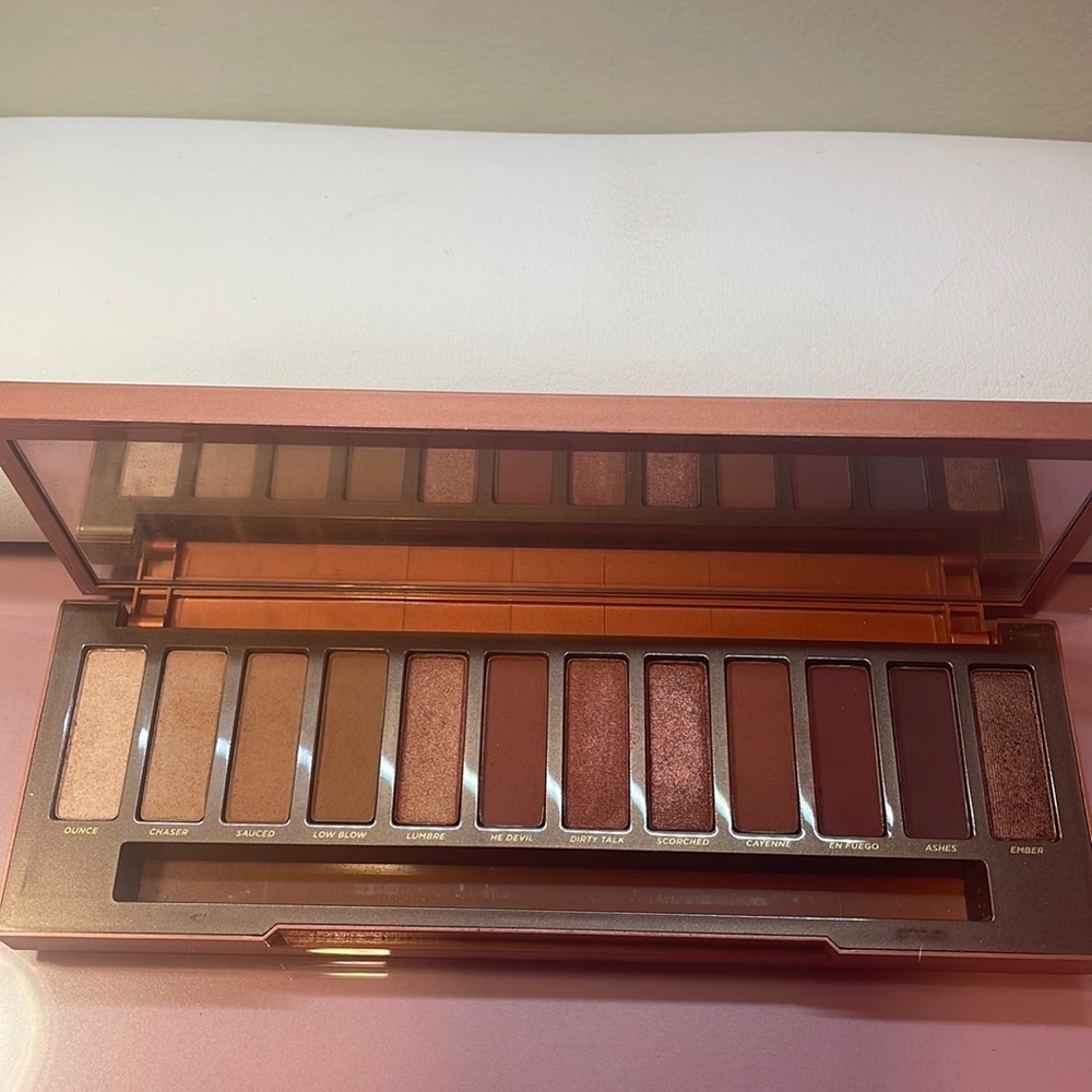Urban decay Eyeshadow palette